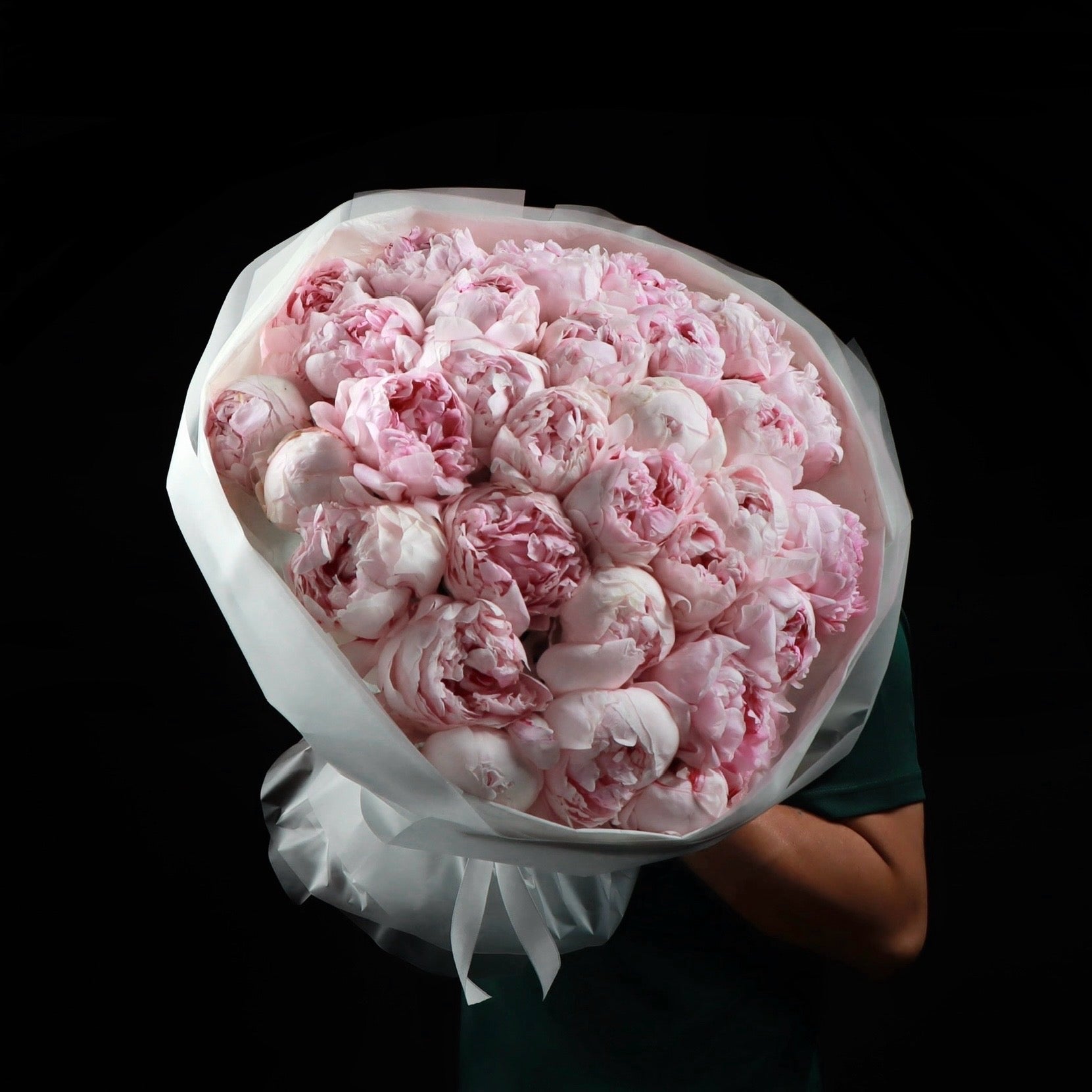 30 Pink Peonies Bouquet Round Main image