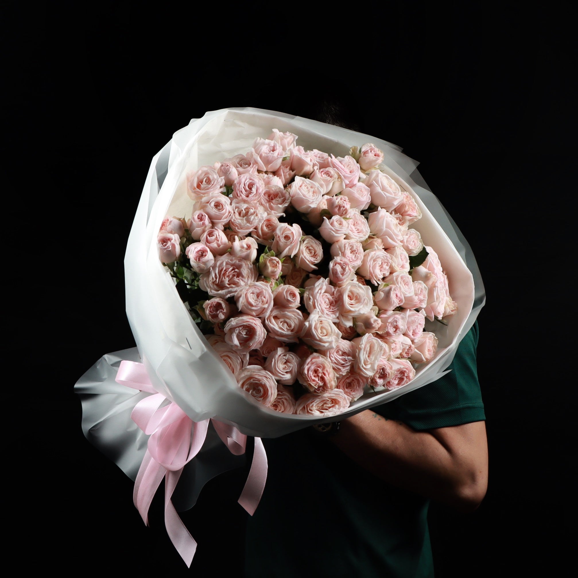 Bombastic Roses Bombastic Spray Roses – Dubaiflowershop.ae