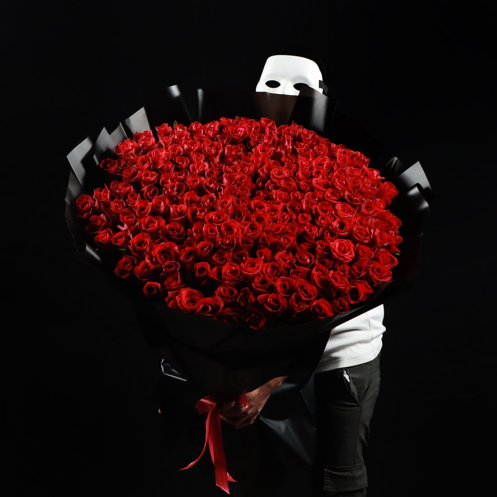 200 Red Roses Bouquet