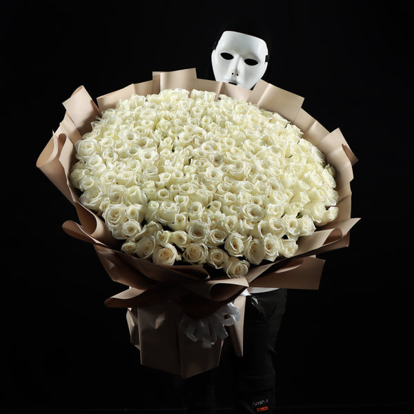 200 White Roses Bouquet
