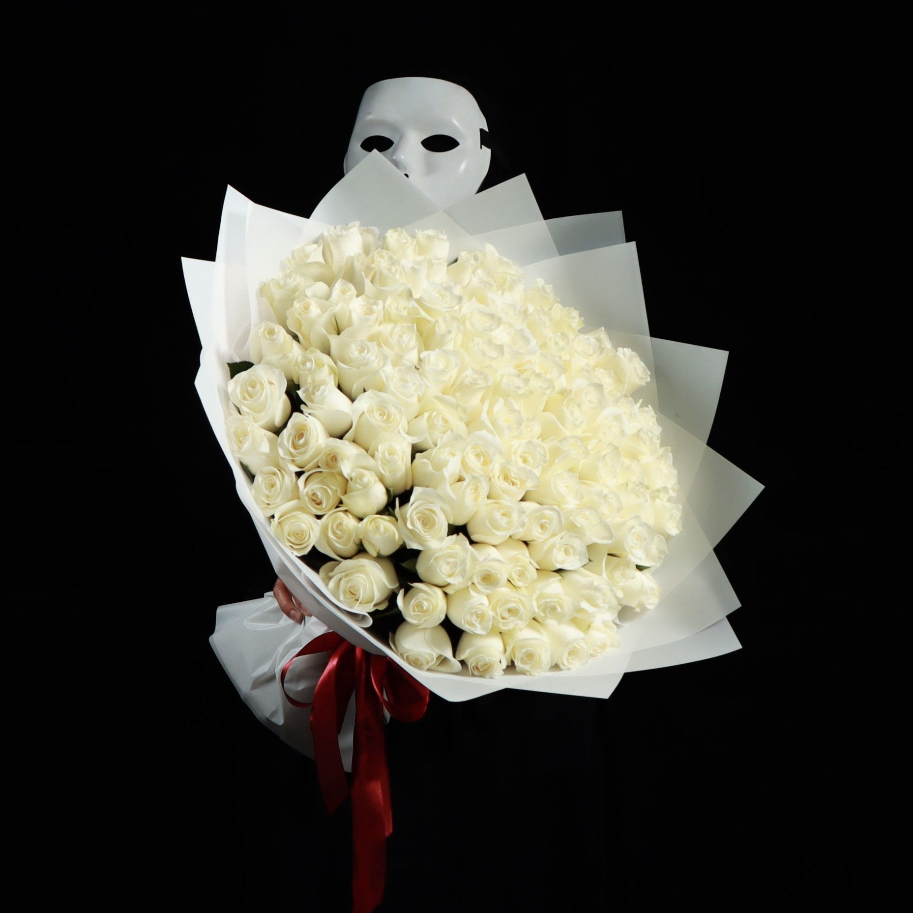 100 White Roses Bouquet Main image
