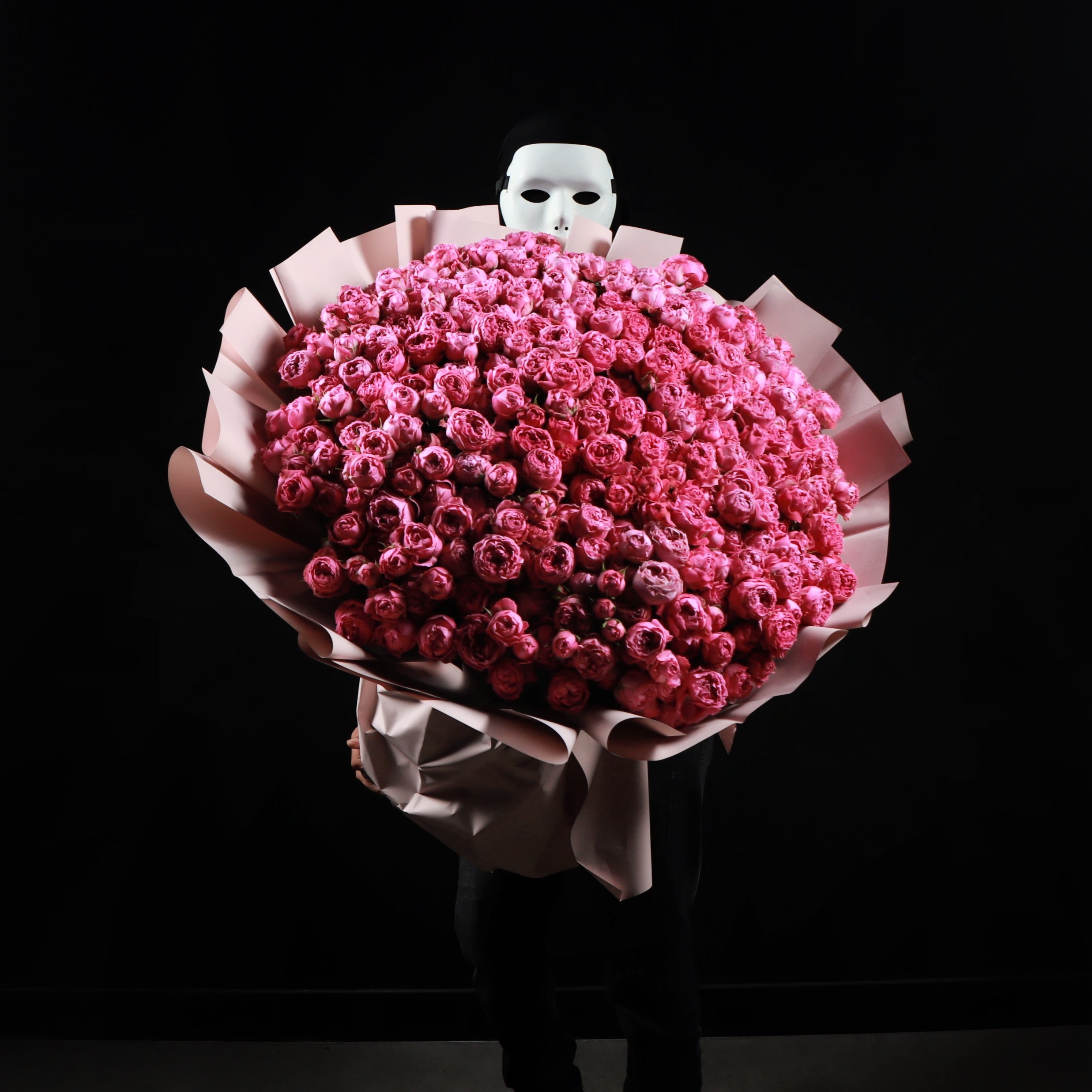 100 Stems Of Julietta Roses Main image