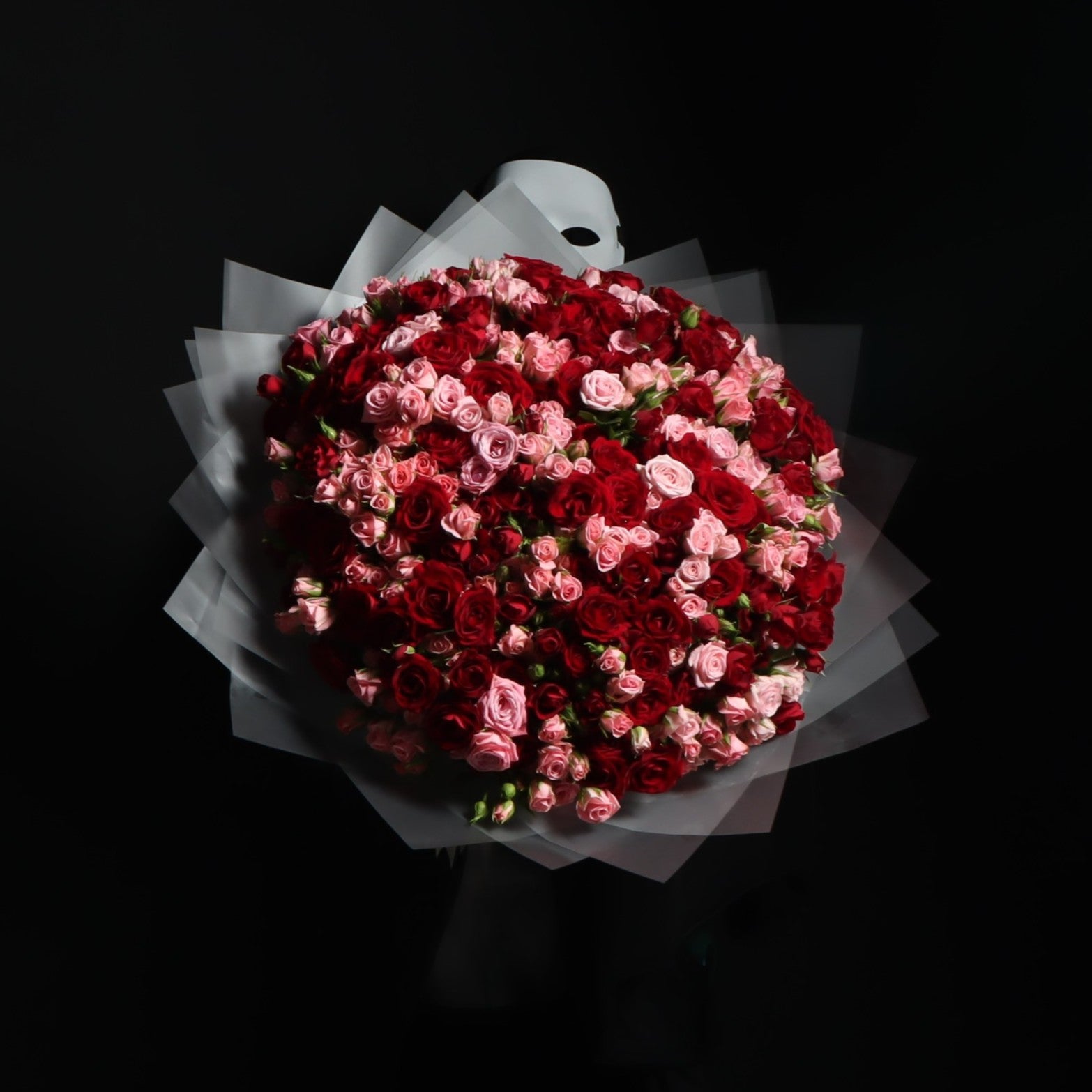 Large Mix Red & Pink Spray Roses Bouquet Main image