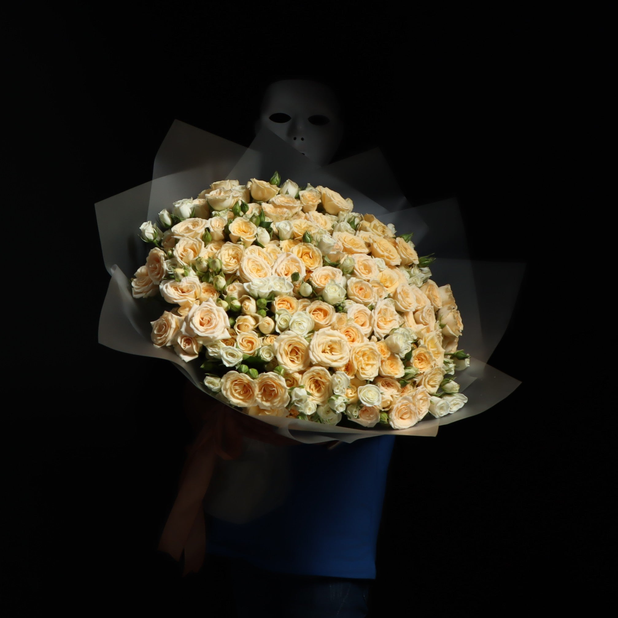 40 Peach Spray Roses Bouquet Main image