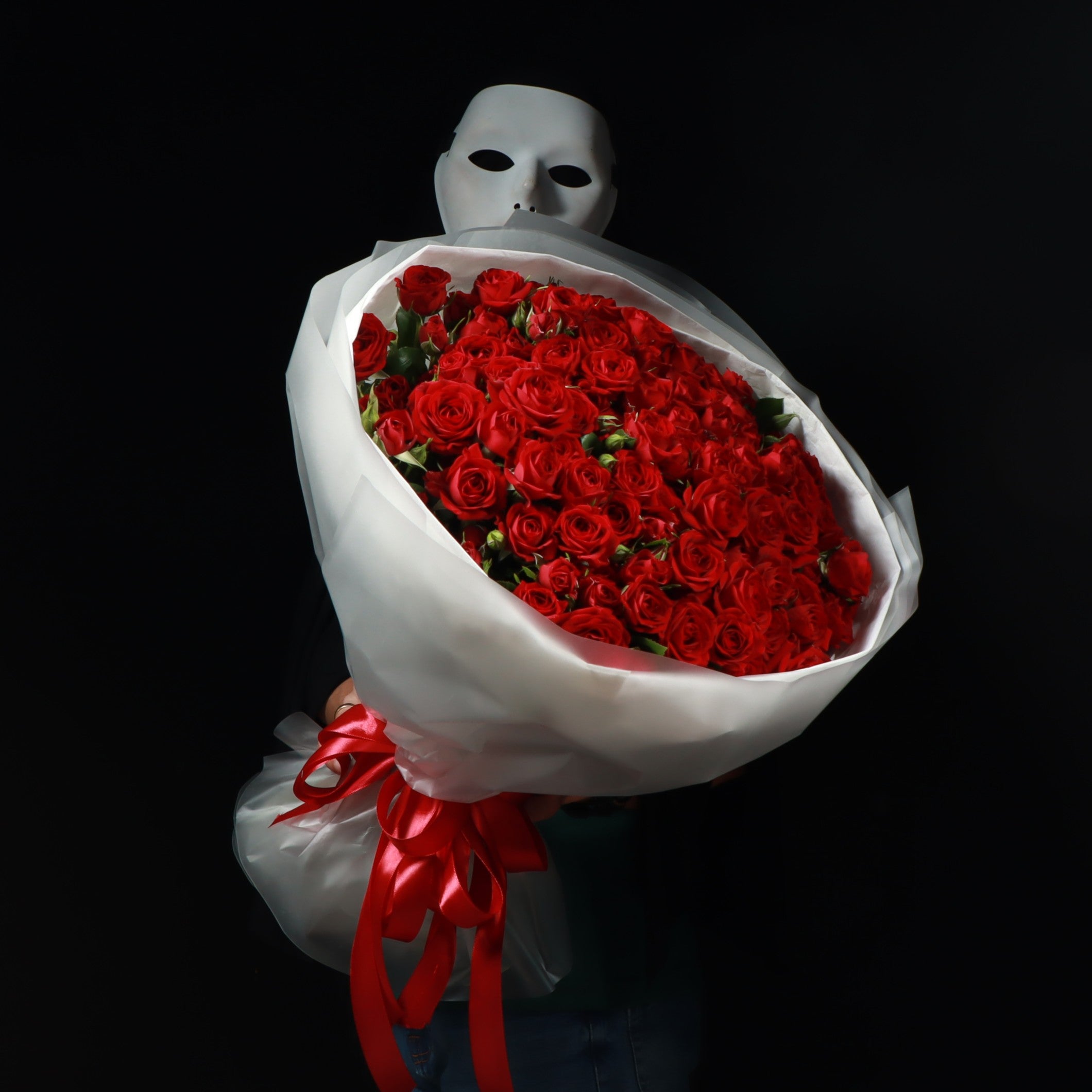 Premium Red Spray Roses Bouquet Main image